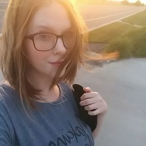 Meet your Posher, Holly